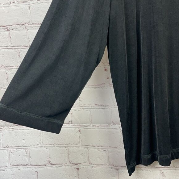 Ruby Rd.  Black V-neck liquid knit top. Large - Picture 3 of 6